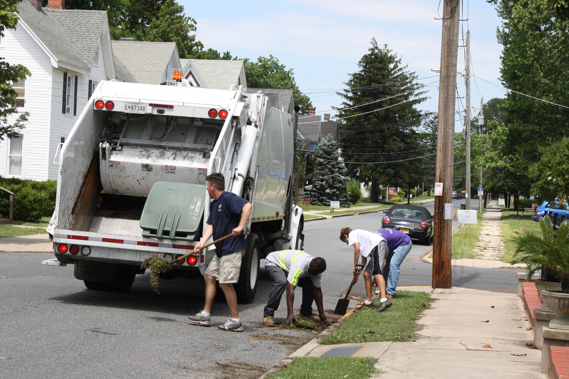 Volunteers cleaning streets